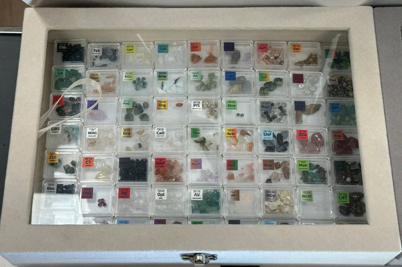 New Ultimate Mineral Gemstone Collection 118 Gem Tiles in 2 Felt Glass Display