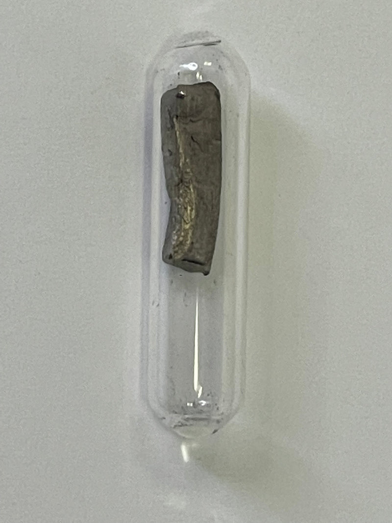 Mini ampoule Germanium fractures under Argon 0.65 gram